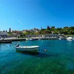 & Mihajica 3*