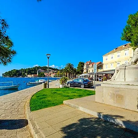 Πανσιόν & Mihajica Cavtat
