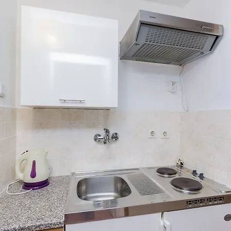 Casa de hóspedes & Mihajica 3*