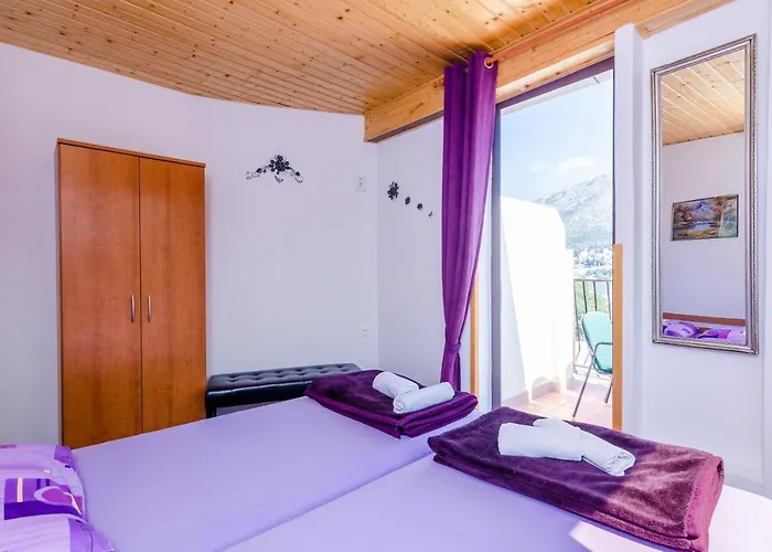 Pensión & Mihajica 3*